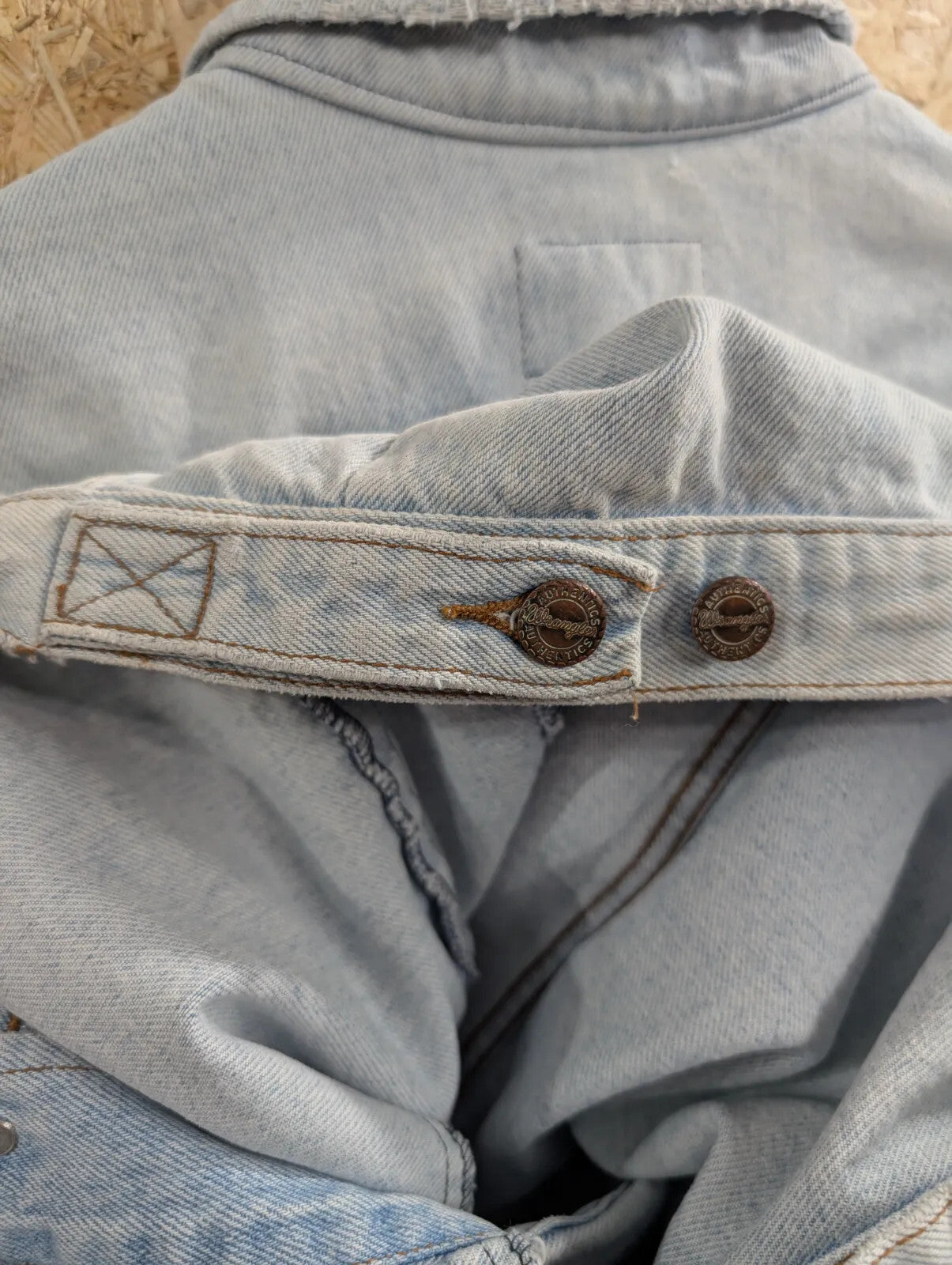 Vintage Wrangler Denim Jacket Mens Large Light Blue Denim Button Up Western