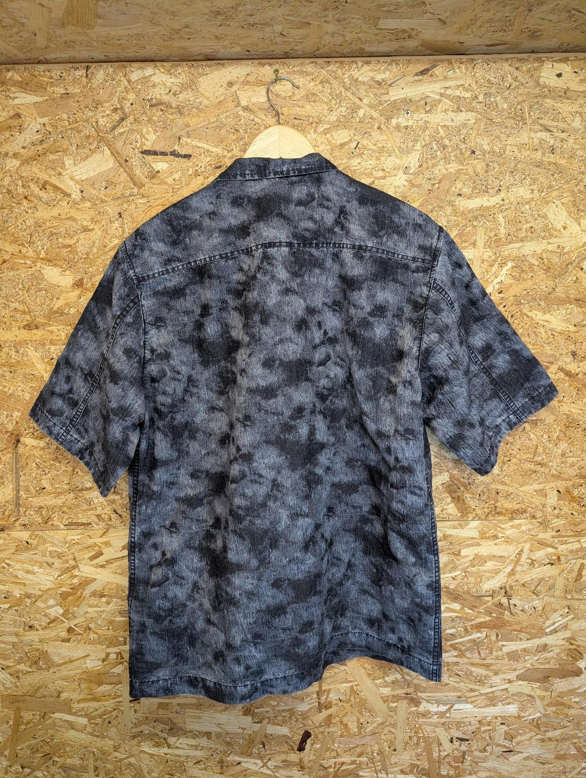 Stone Island Centre-Badge Shirt XL Men Acid Camouflage Short Sleeve 2016 Button
