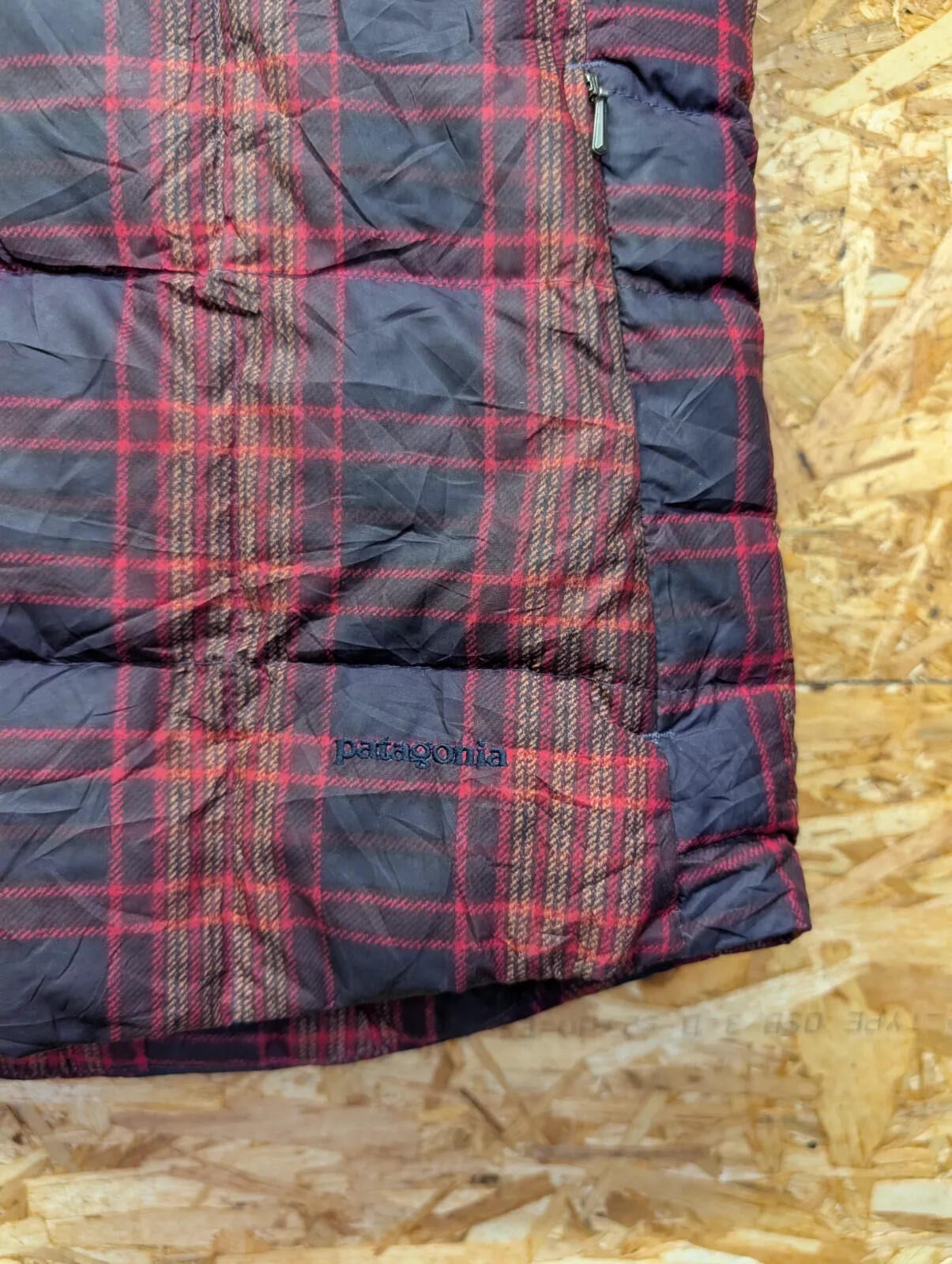 Patagonia Down With It Vest Womens Small Red Navy Plaid Hooded Gilet Puffer Zip