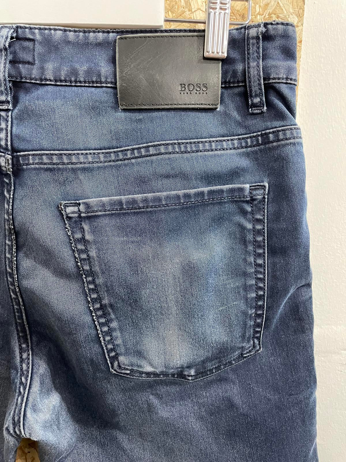 Hugo Boss Slim Straight Jeans W34 L30 Italian Fabric Indigo Blue Denim