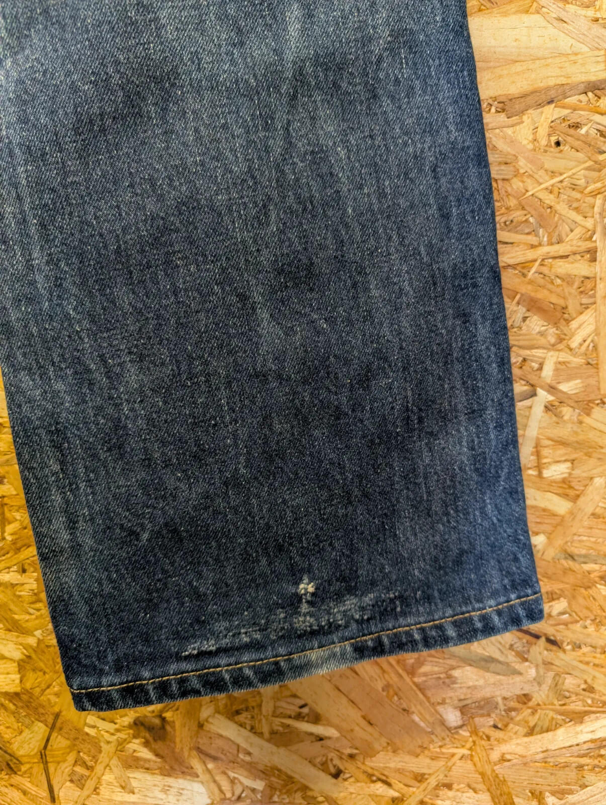 Vintage Levis 401 Bootcut Jeans Mens W34 L32 Dark Blue Wash Denim Zip Fly 90s
