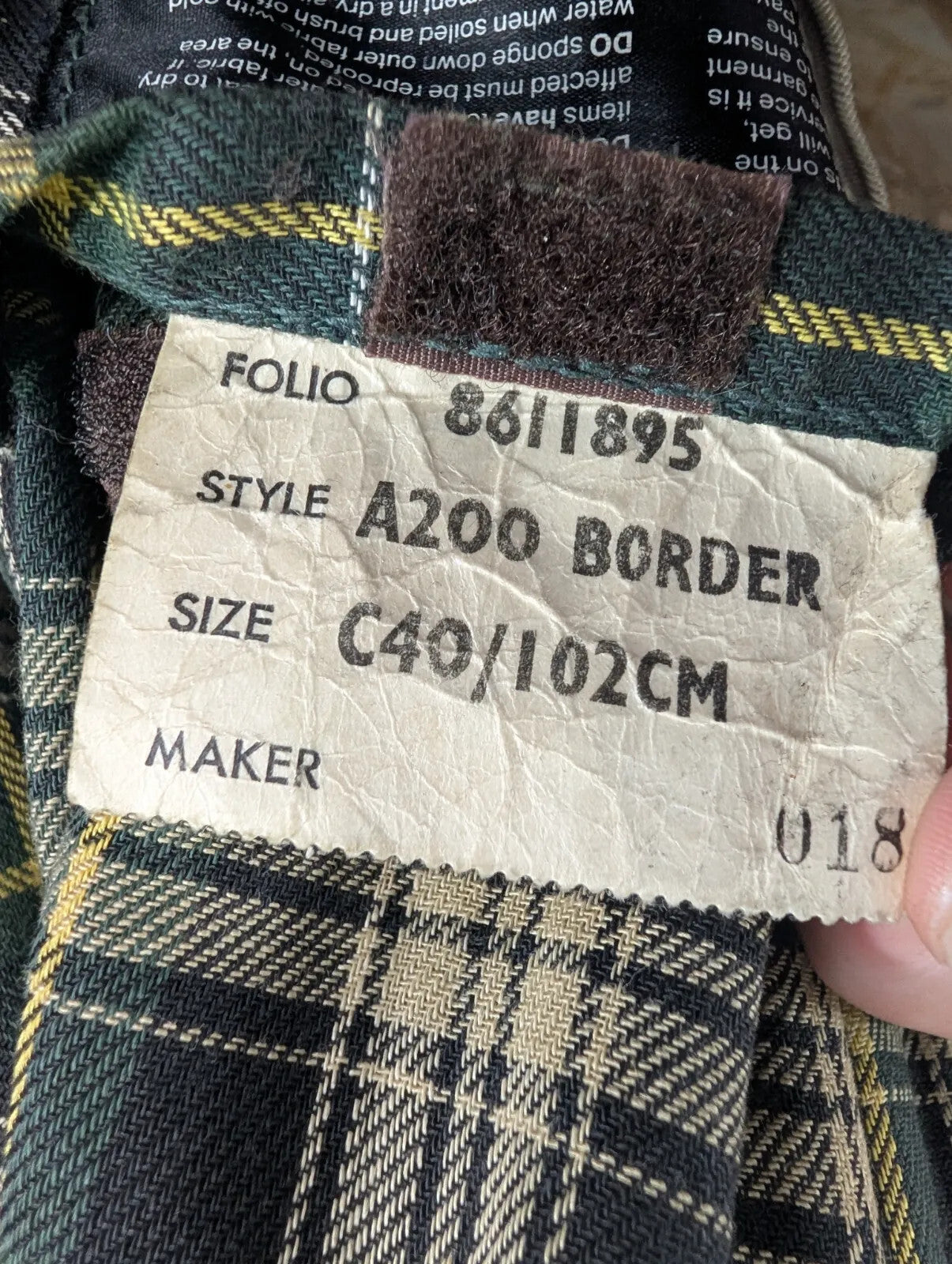 Vintage 80s Barbour Border A200 Waxed Coat Mens Medium C40 Sage Green 2 x Crests