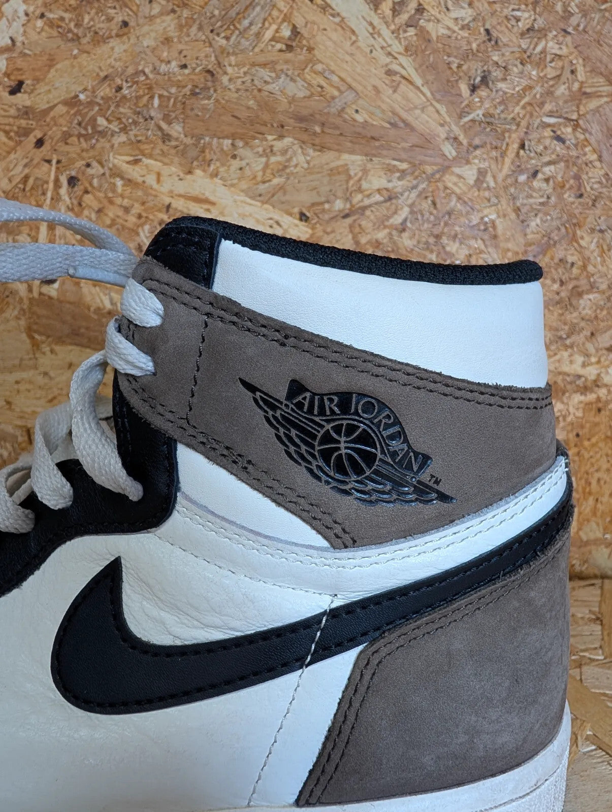Nike Jordan 1 Retro High Dark Mocha Womens UK 6.5 Leather Suede Brown White