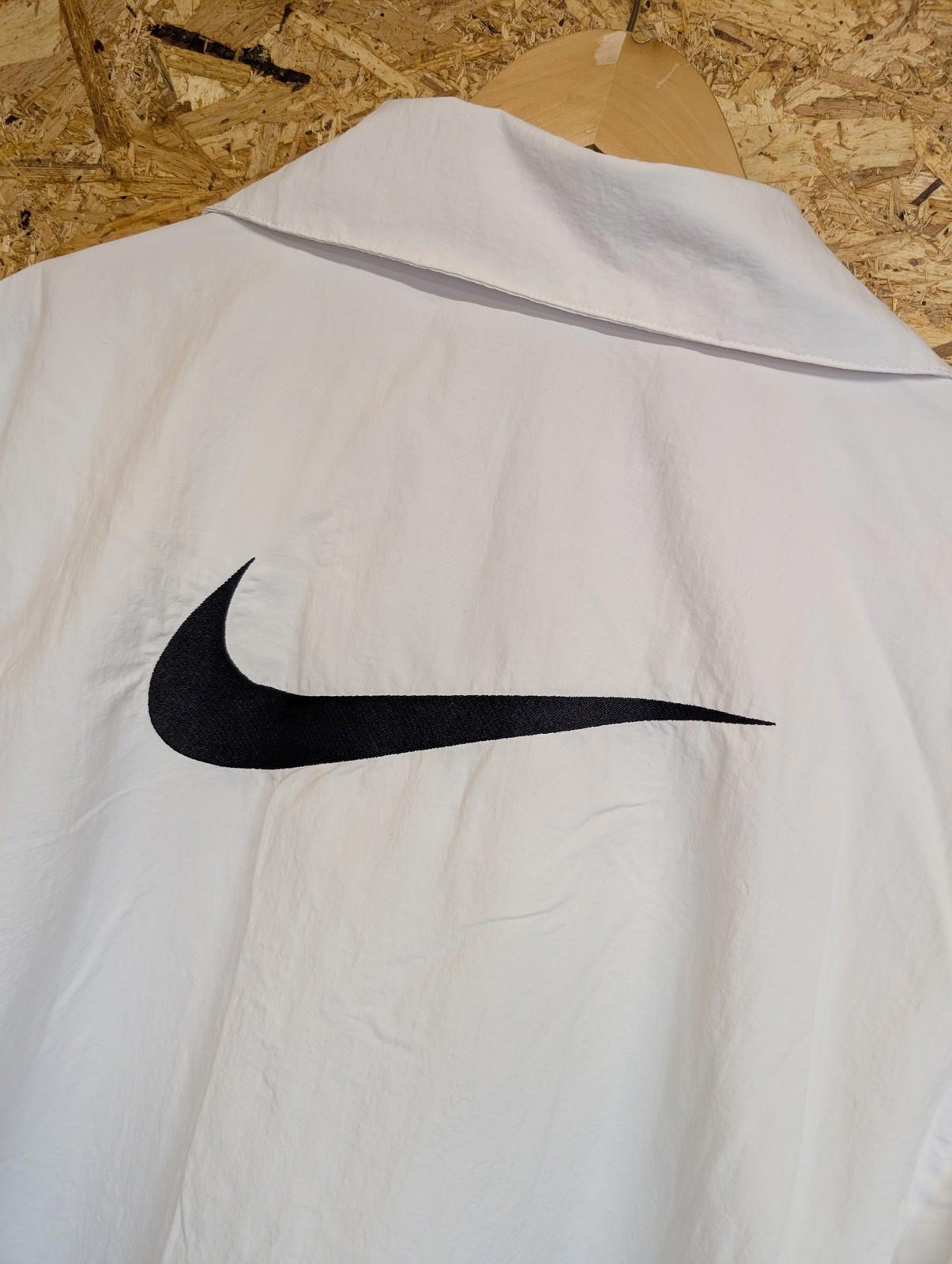 Nike Track Jacket XL Women Oversized Mesh Lined White Swoosh UV Windbreaker