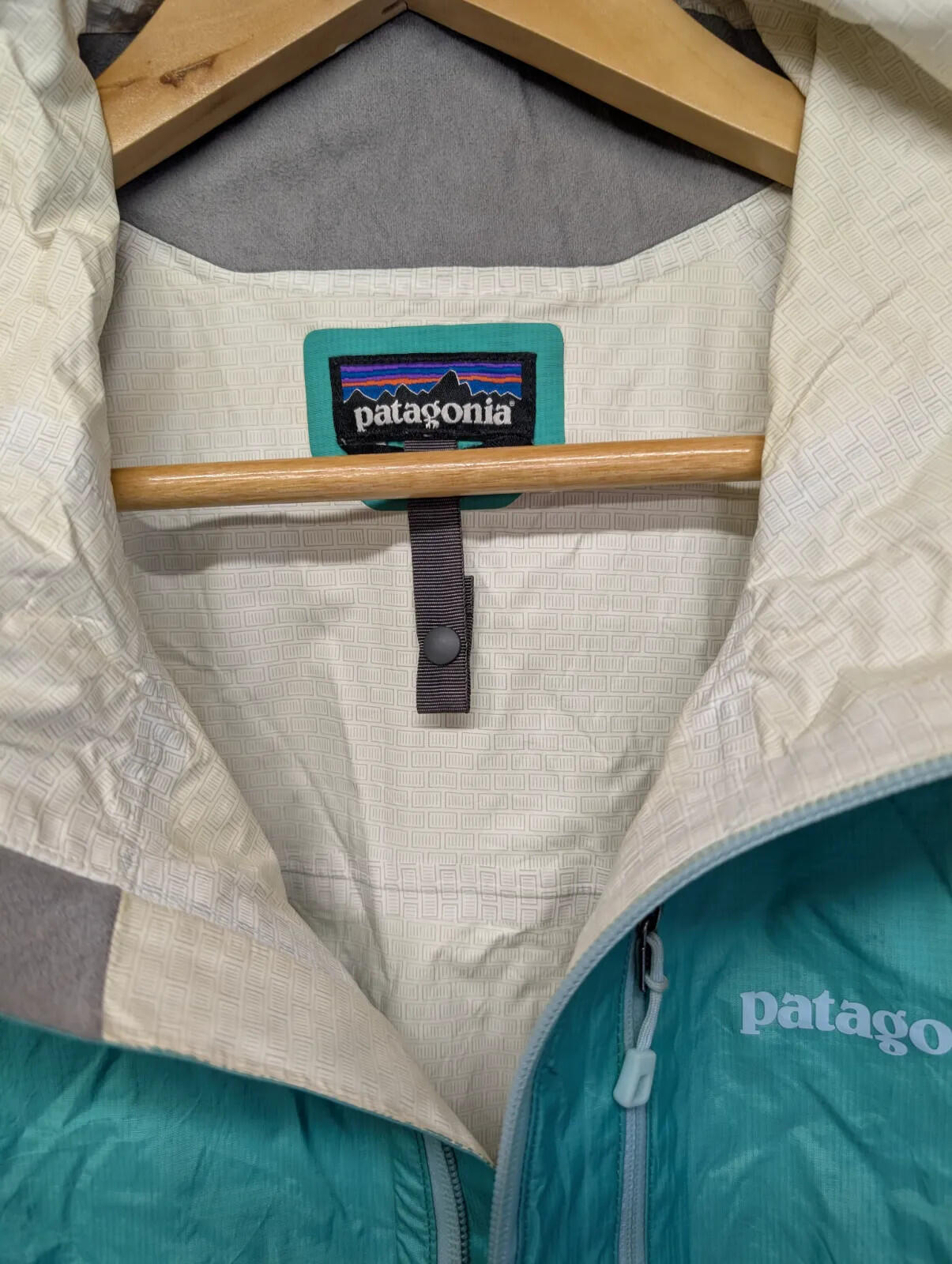 Patagonia Torrentshell Waterproof Jacket Womens XS Turquoise Lightweight Hooded