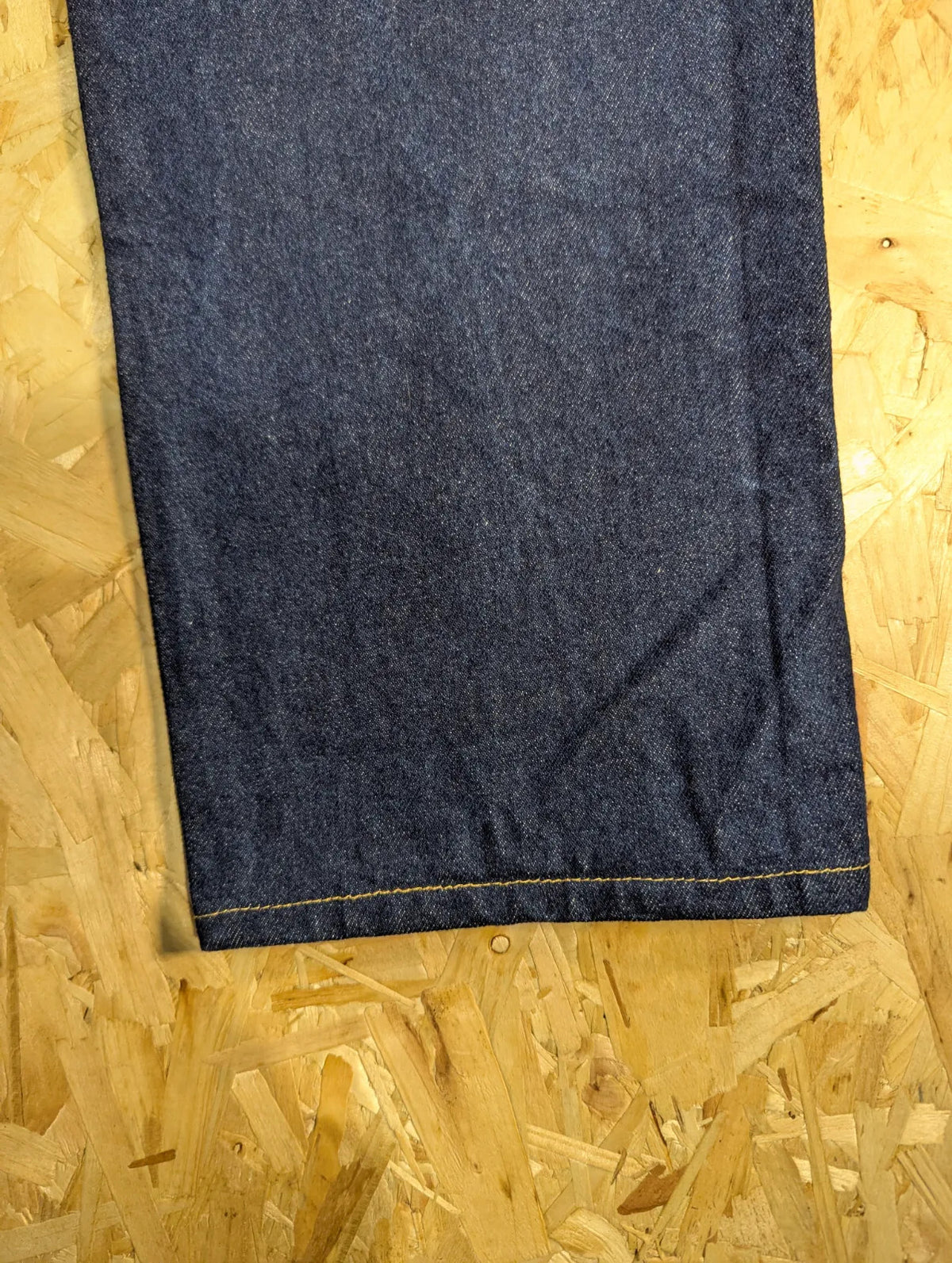 Levis 501 Jeans Mens W34 L32 Dark Blue Wash Denim Button USA Made 2002 Vintage