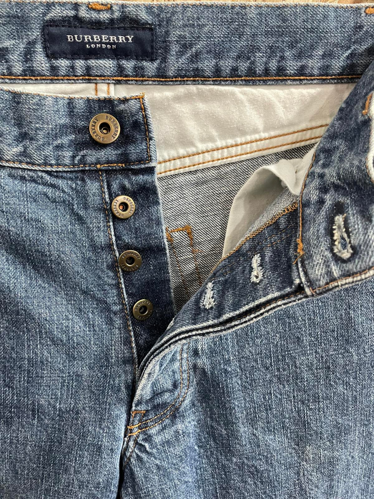 Burberry London Blue Jeans W32 L33 Mid Blue Denim Button Fly Made In Italy