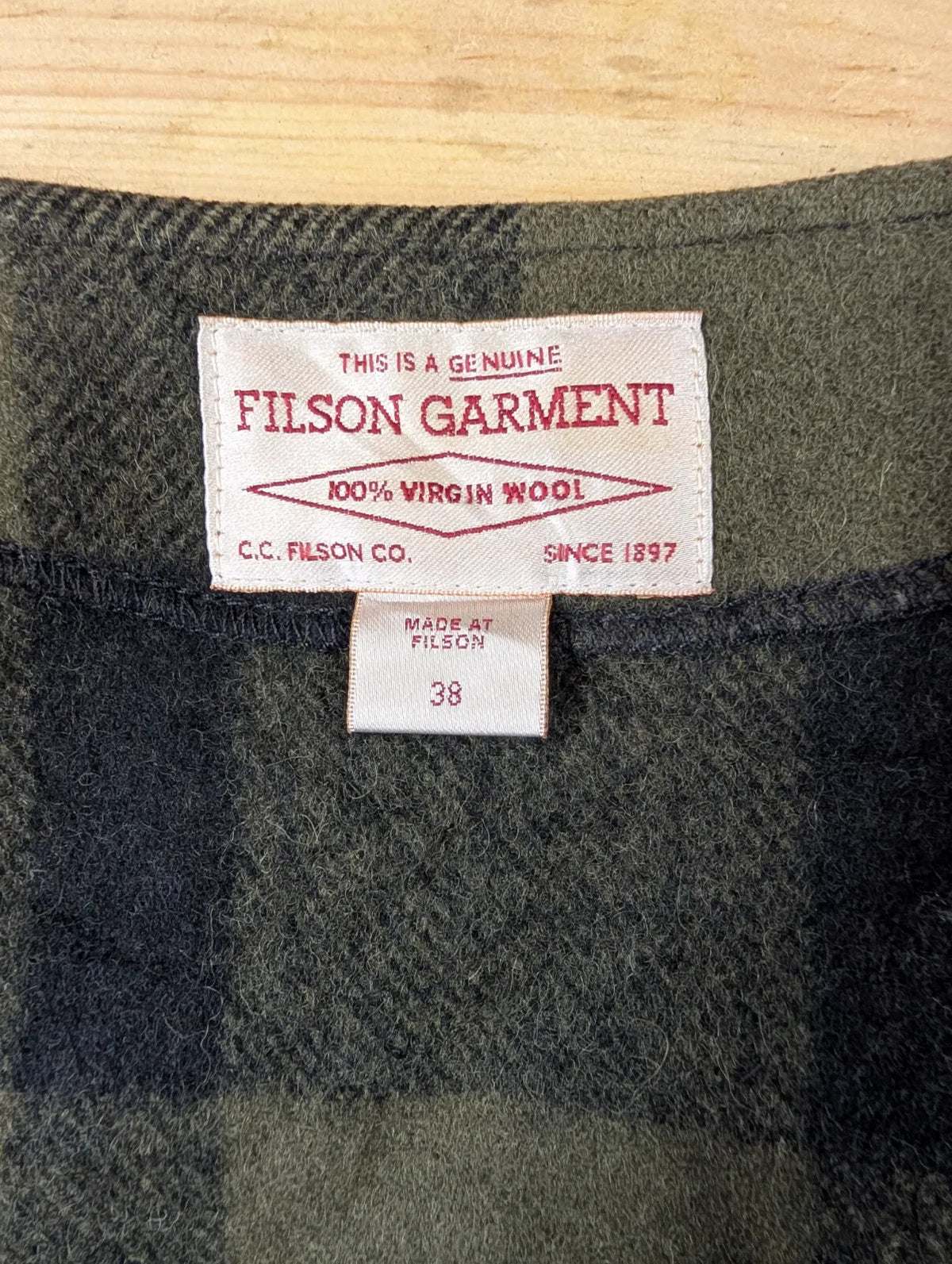 Filson Mackinaw Check Wool Vest Men Small 38 Green Black Gilet USA Pocket Plaid
