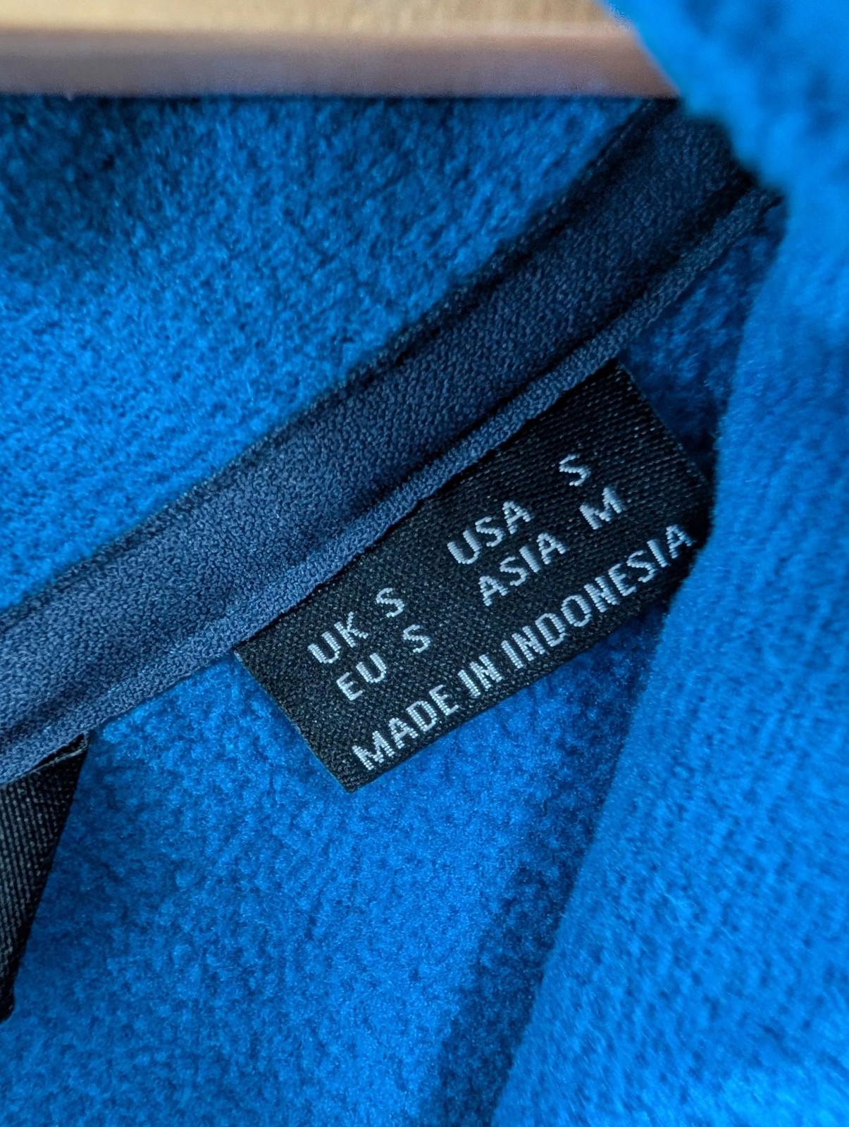 Berghaus Fleece Jacket Small Men Full Zip French Blue Zip Pockets Hiking Walking