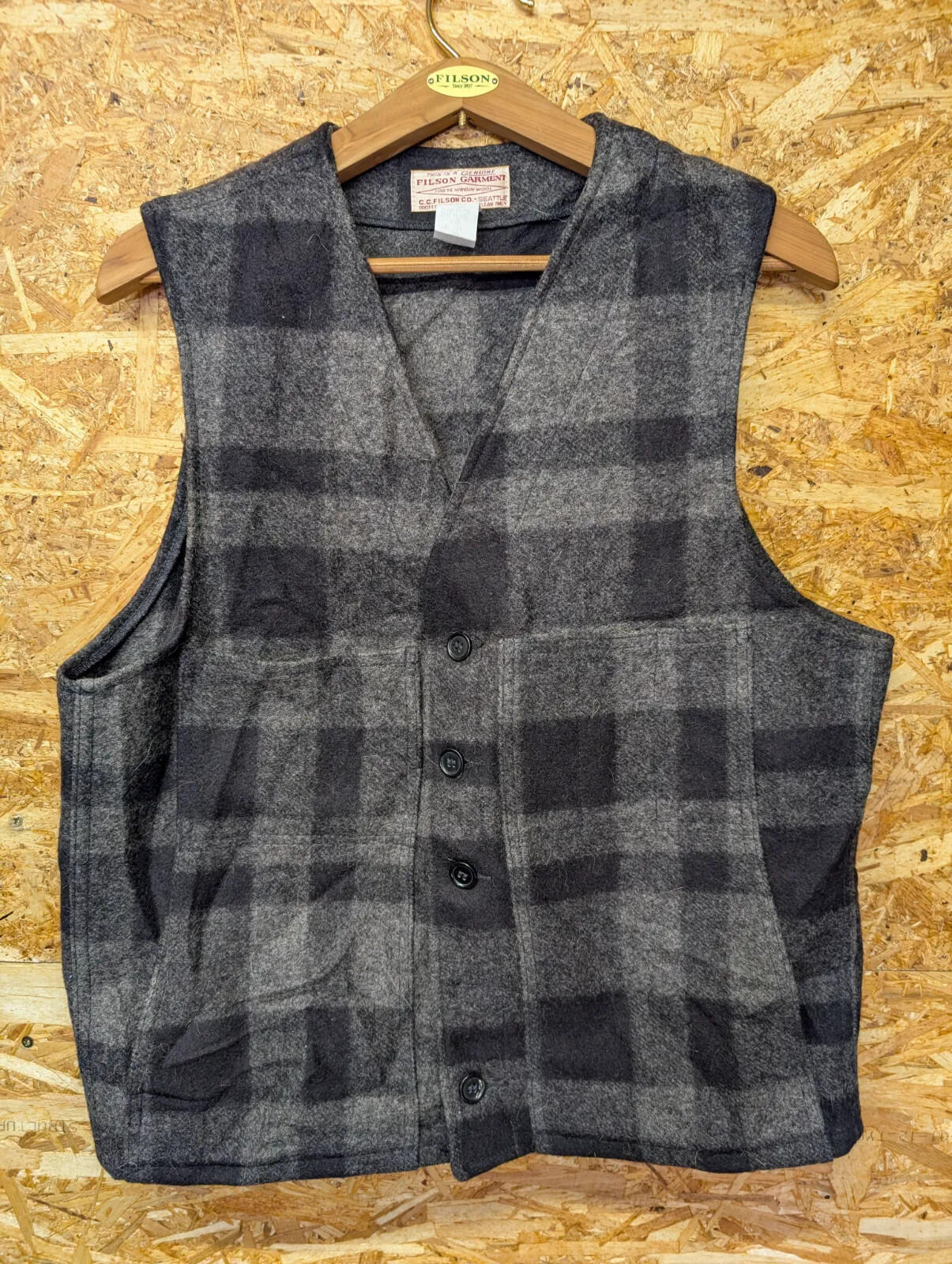 Filson Mackinaw Check Wool Vest Men Large 42 Grey Black Gilet USA Pocket Plaid
