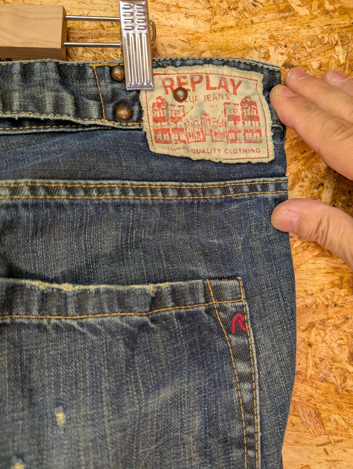 Replay Jeans Mens W38 L34 Dark Blue Wash Denim Distress Cinch Buckle Back Y2K