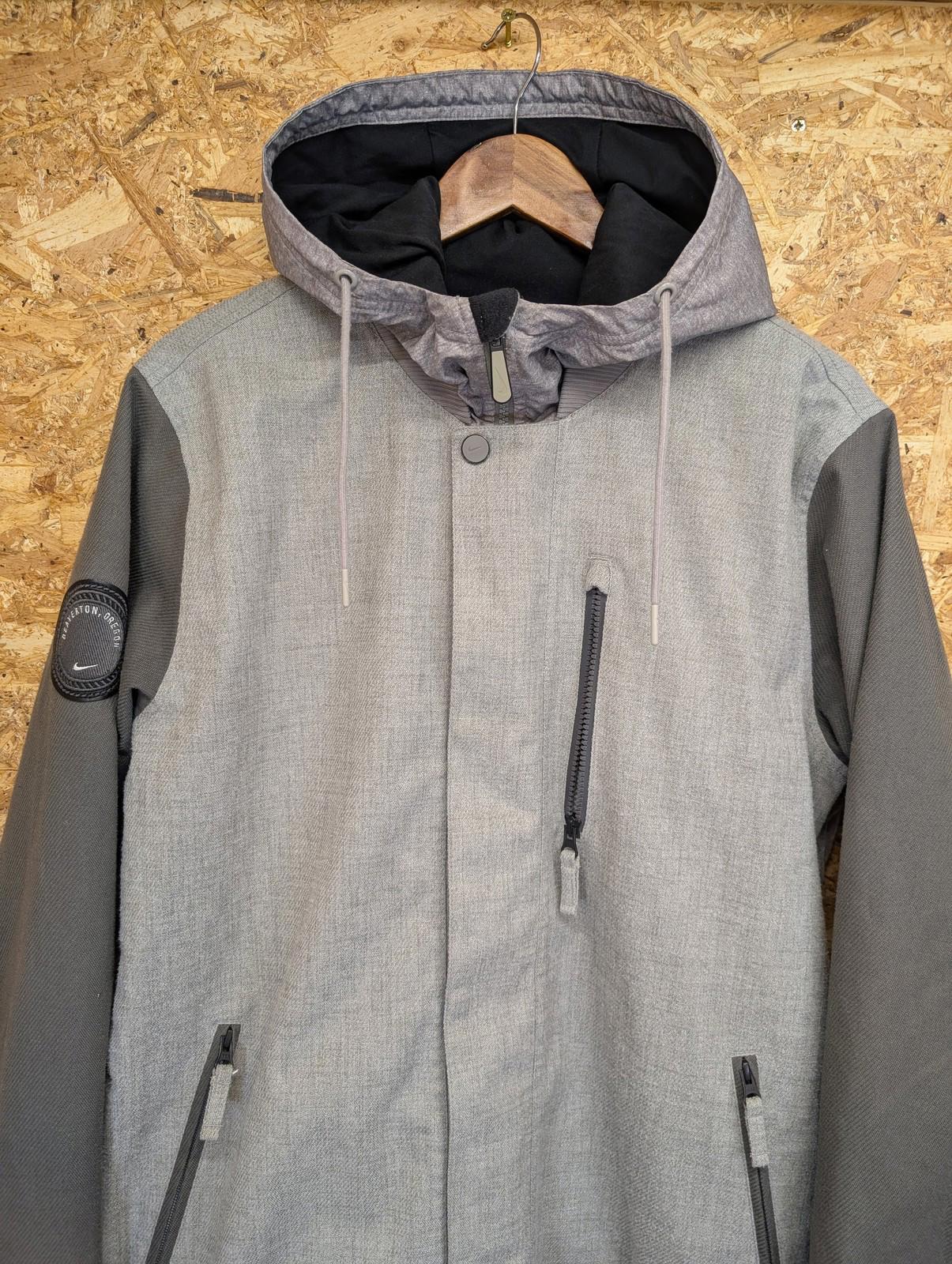 Nike Storm-FIT Snowboard Jacket Medium Men Ski Hooded Waterproof Grey Winter