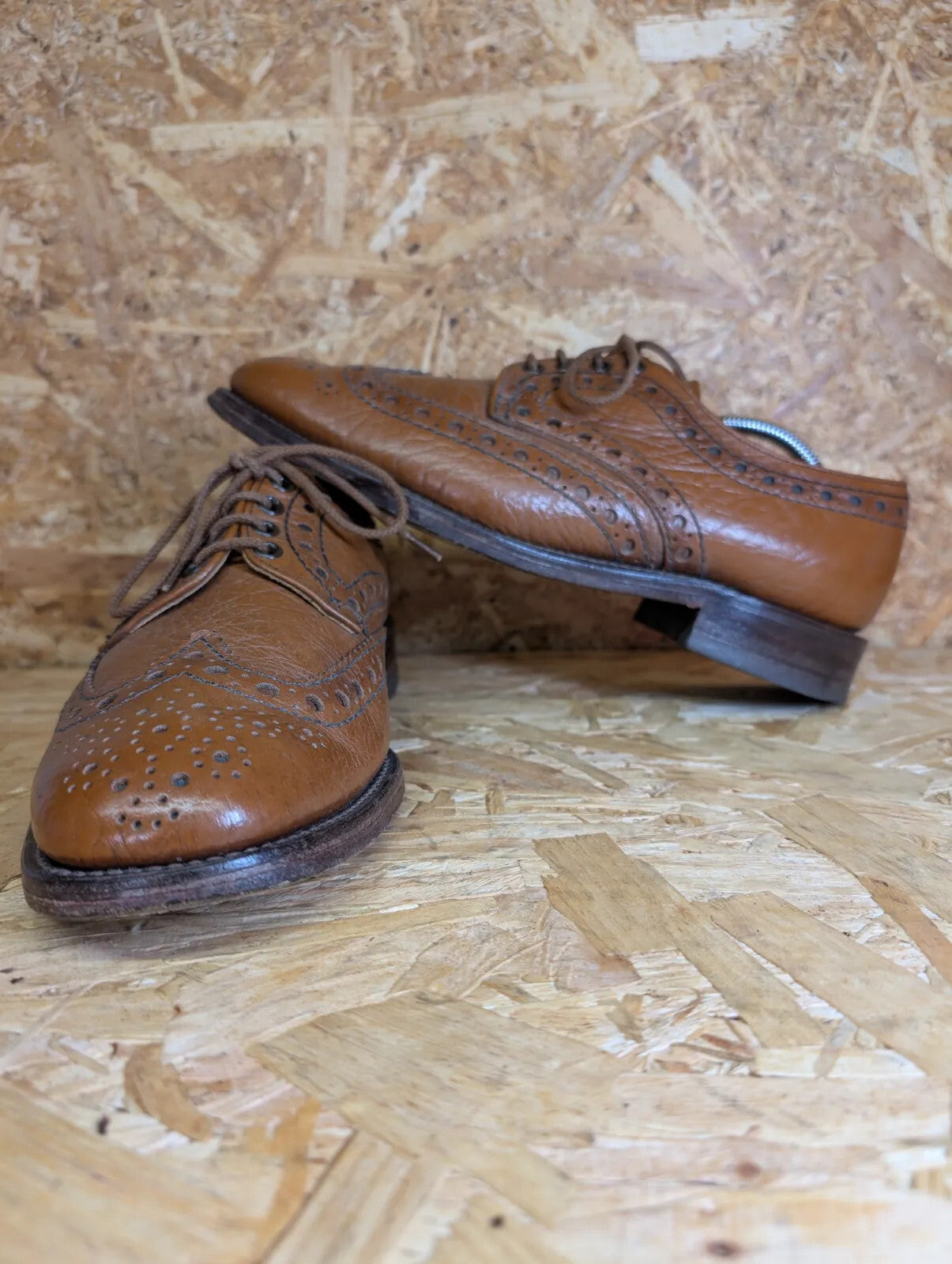 Loake Wingtip Brogues UK 8.5 G Brown Leather Oxford Lace Up Formal England Made