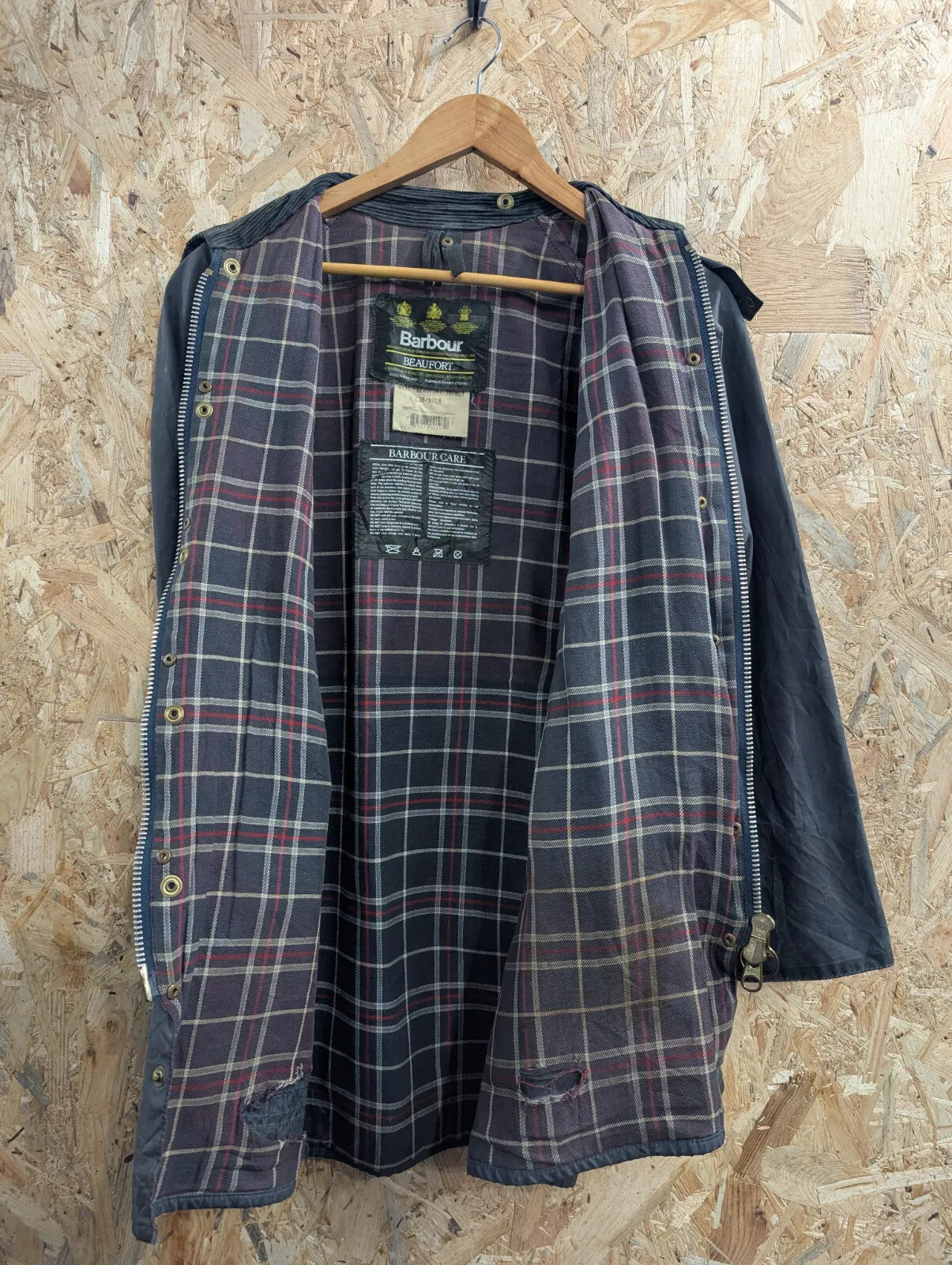 Vintage Barbour Beaufort Waxed Jacket Mens Medium C38 A155 Navy Blue England 90s