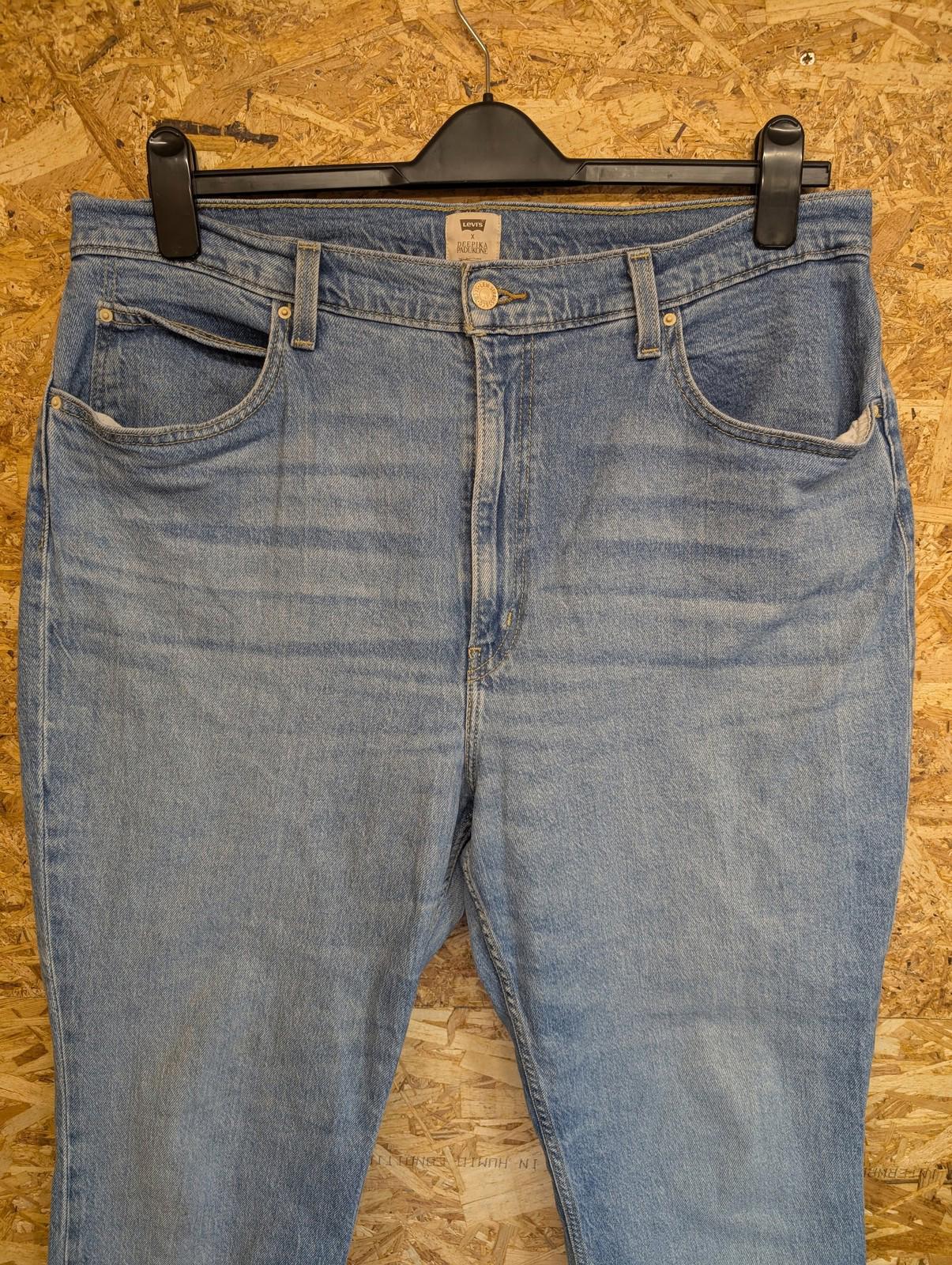Levis Jeans UK 16 W34 L29 Women Deepika Padukone Straight Leg Blue Stonewash