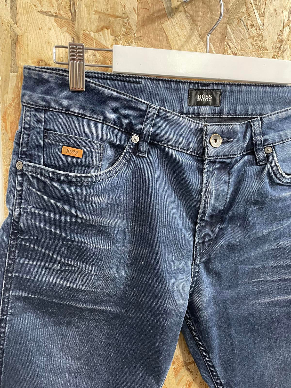 Hugo Boss Slim Straight Jeans W34 L30 Italian Fabric Indigo Blue Denim