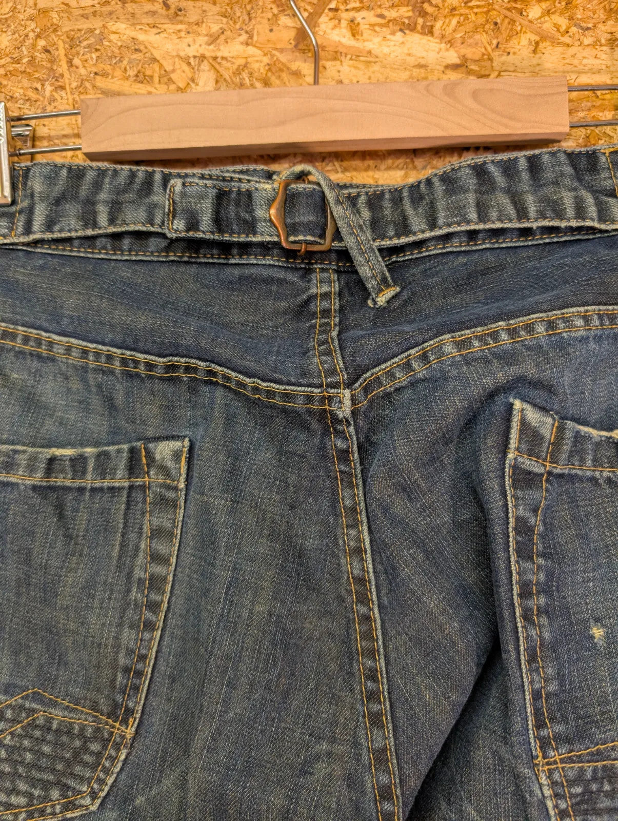 Replay Jeans Mens W38 L34 Dark Blue Wash Denim Distress Cinch Buckle Back Y2K