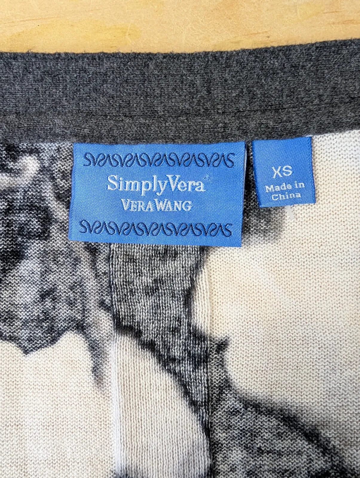 Simply Vera Wang Cardigan Womens XS Black White V-Neck Knitted Abstract Tie-Dye