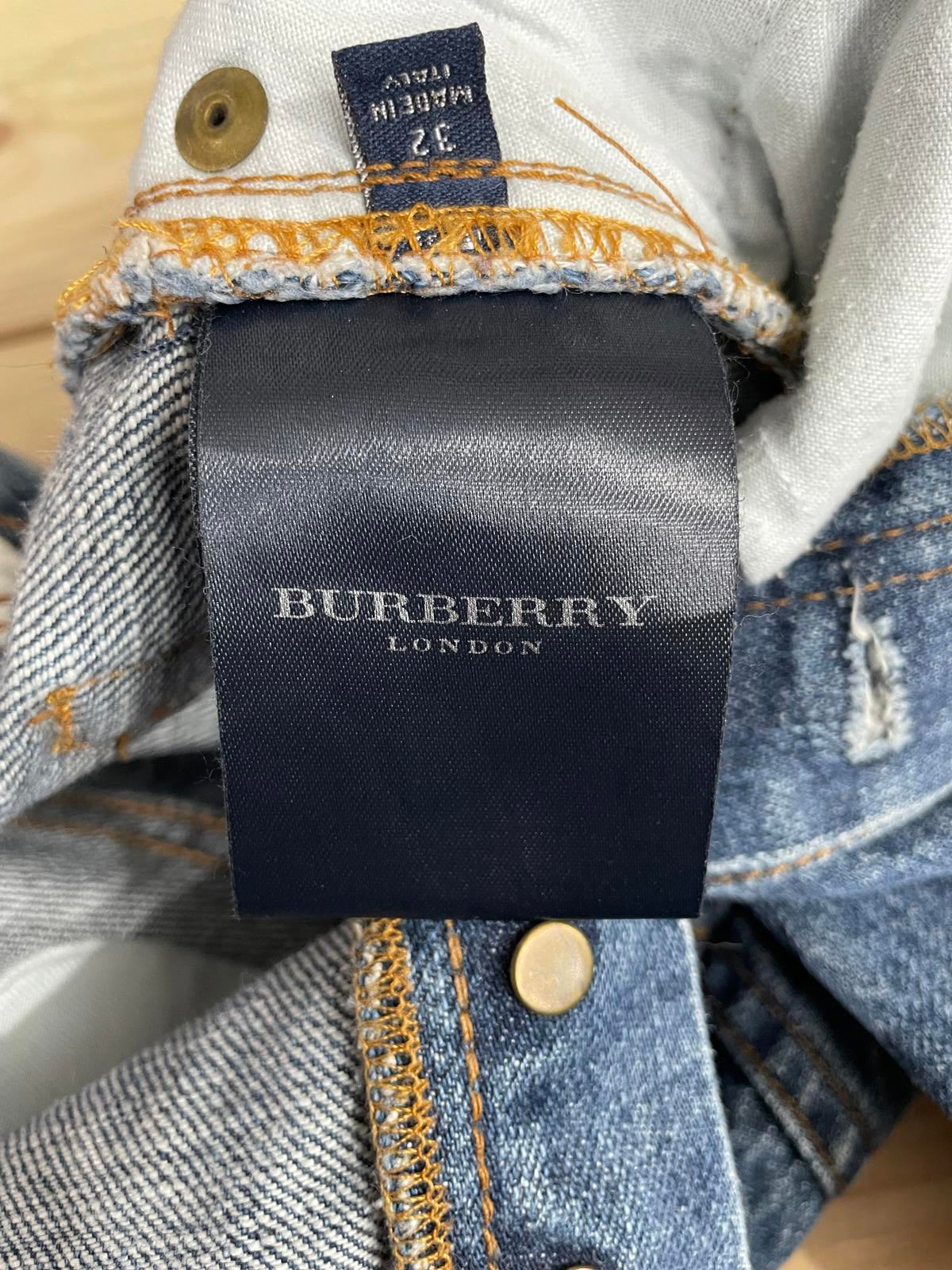 Burberry London Blue Jeans W32 L33 Mid Blue Denim Button Fly Made In Italy