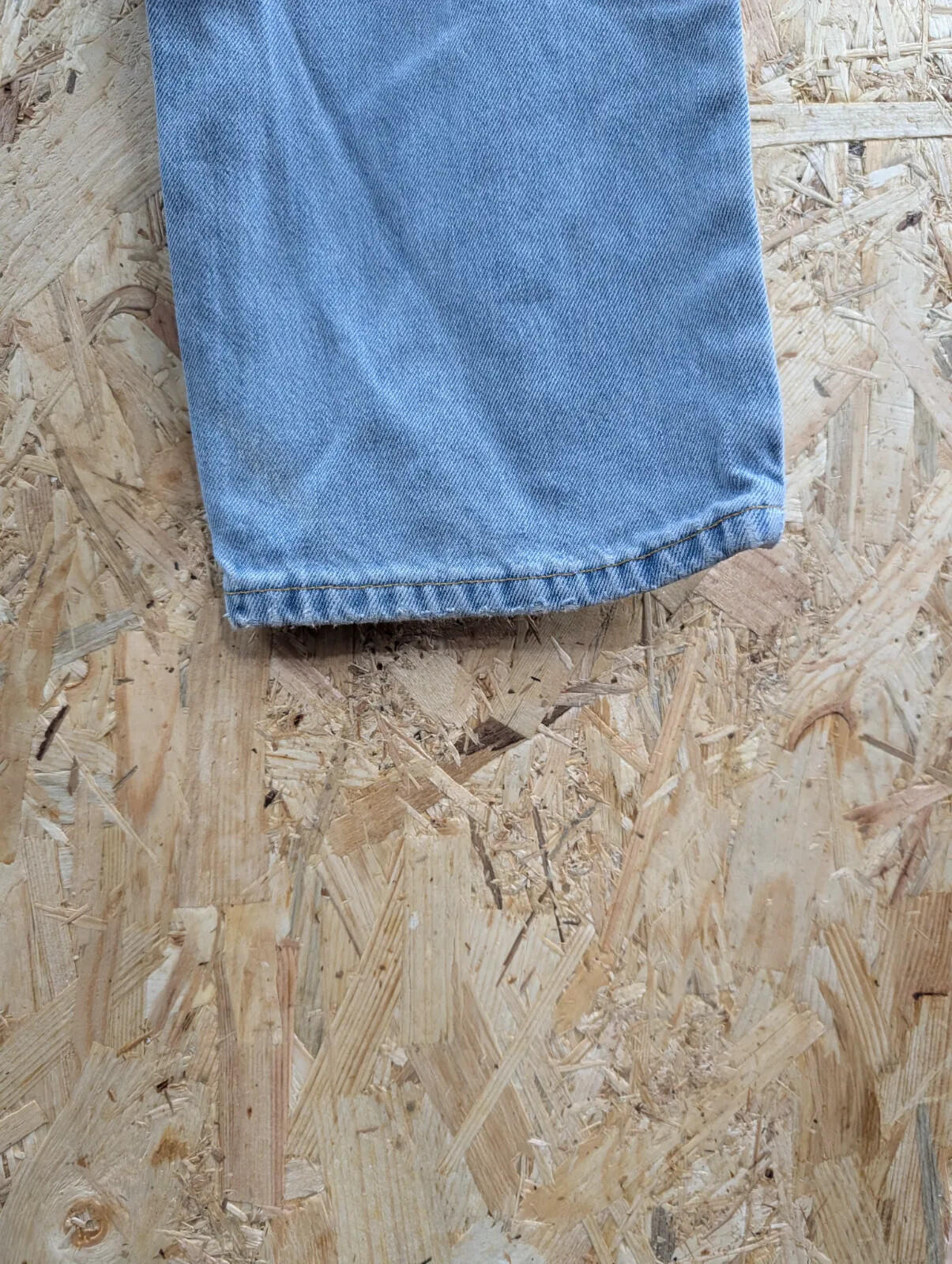 Vintage Levis 505 Jeans Mens W28 L32 Light Blue Denim Lower Rise USA Made 80s