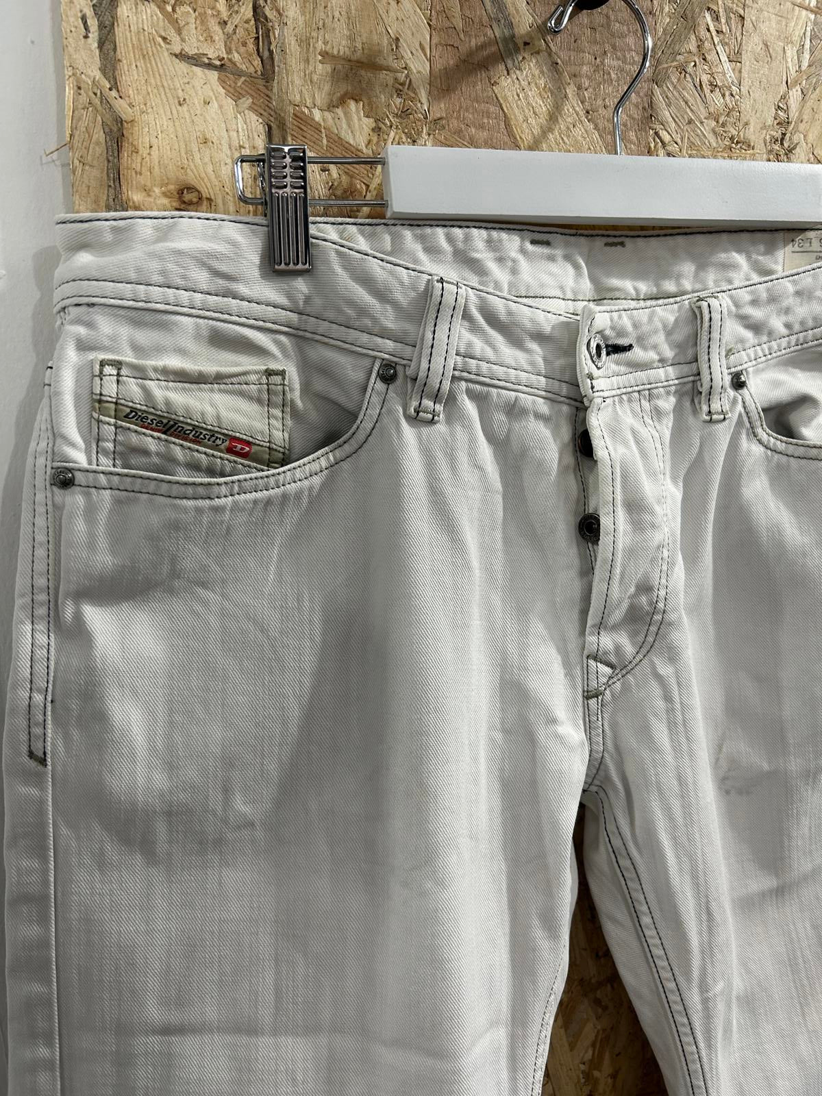 Diesel Viker Jeans W36 L34 Regular Fit White Denim Straight Leg Button Fly