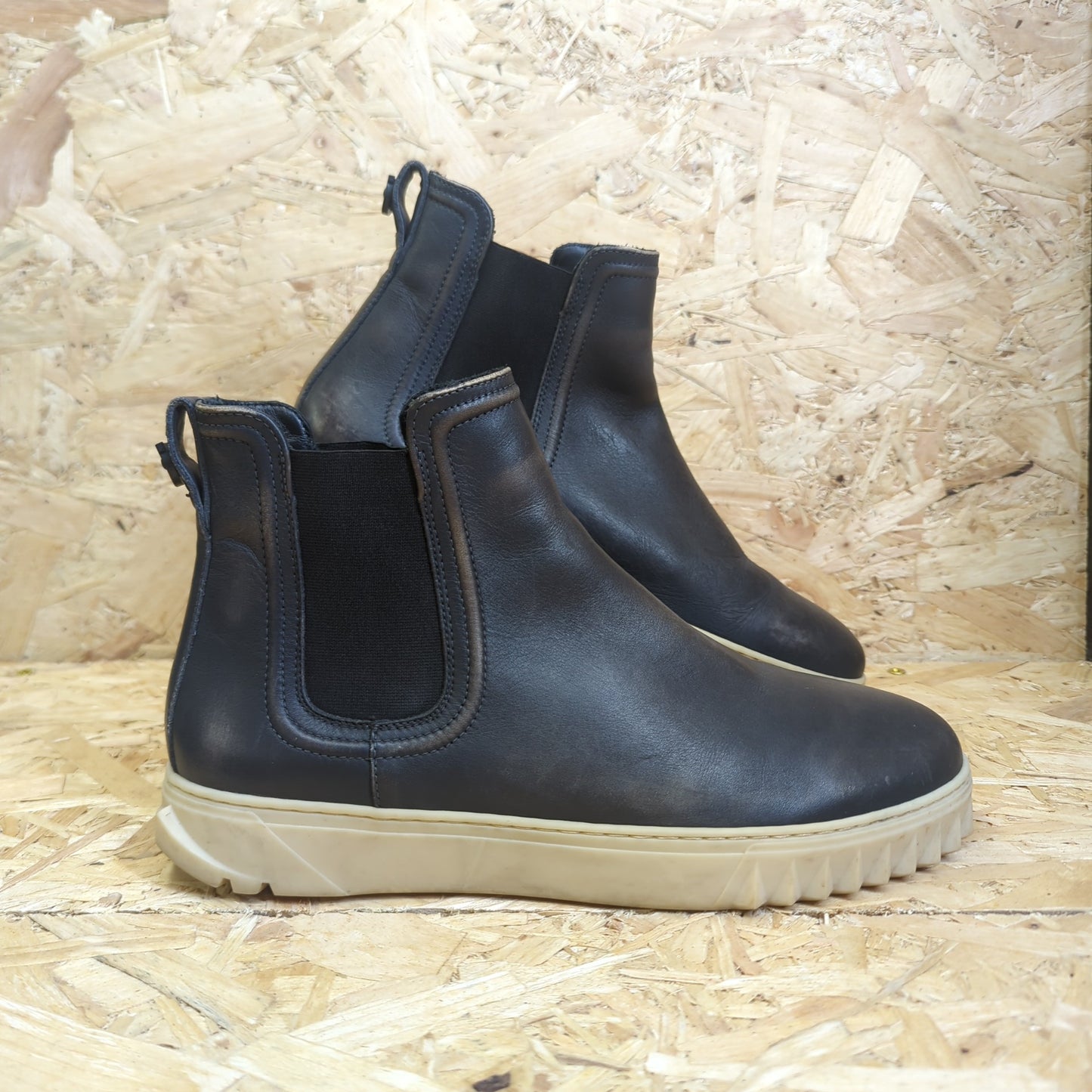 Salvatore Ferragamo Talos Lead Grey Calf Leather Black Chelsea Sneakers 8 UK 42