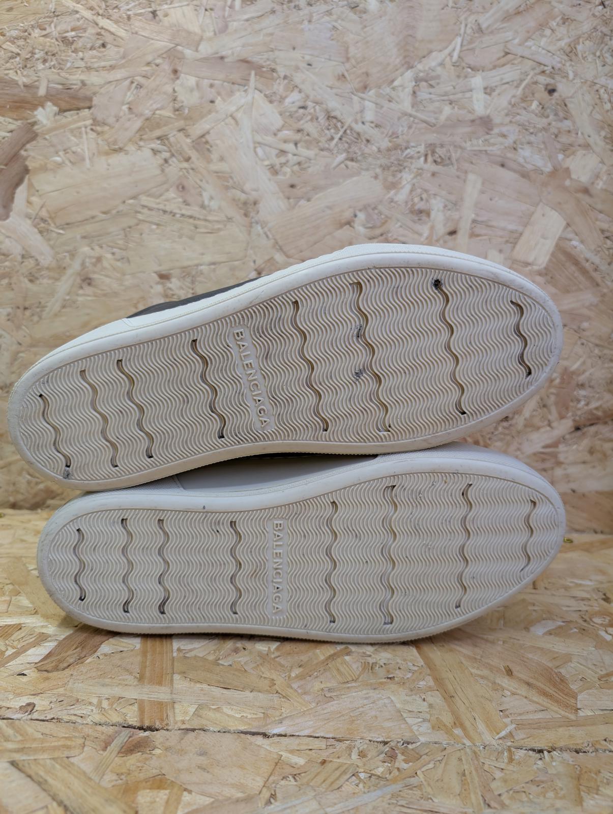 Balenciaga UK 8 EU 42 Arena Leather Low Trainers Grey Lace Cream Sole