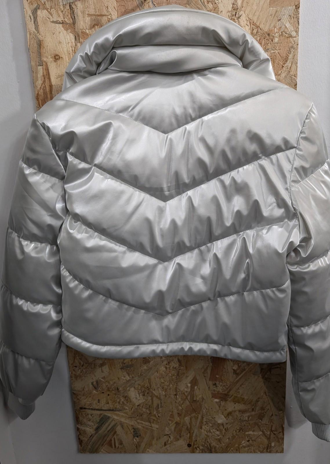 True Religion Puffer Jacket 2XS Women Medium Puffa Quilted Silver White