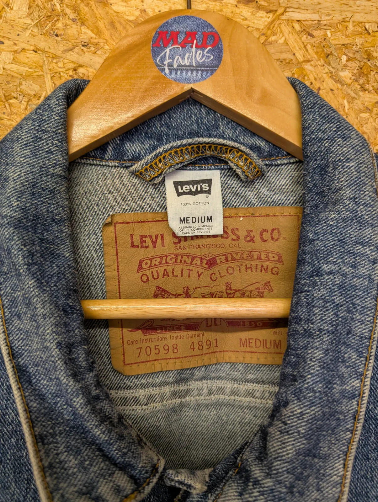 Vintage Levis Denim Trucker Jacket Mens Medium Mid Blue Relaxed Fit Mexico 90s
