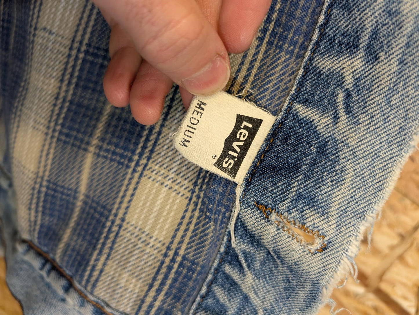 Levis Denim Trucker Jacket Medium Blue Flannel Lined Made In USA Vintage 90s