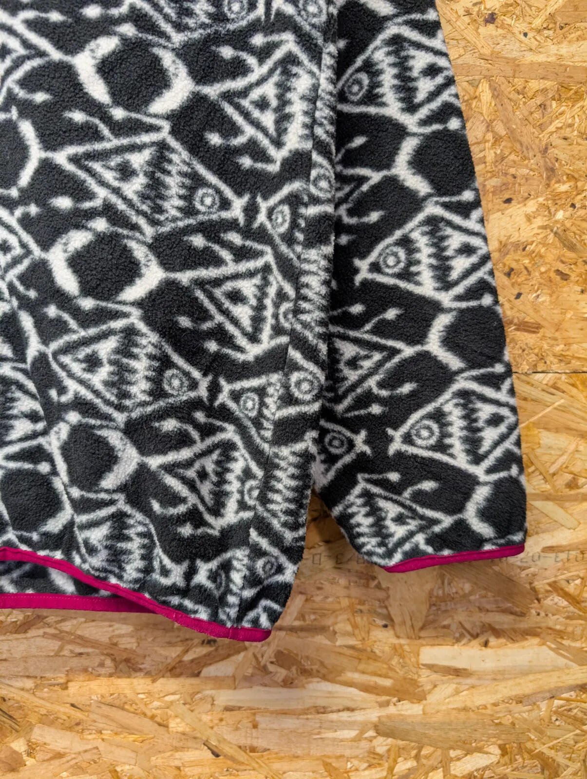 Patagonia Fleece Pullover Women XS Black White Pink Synchilla Geometric Snap-T