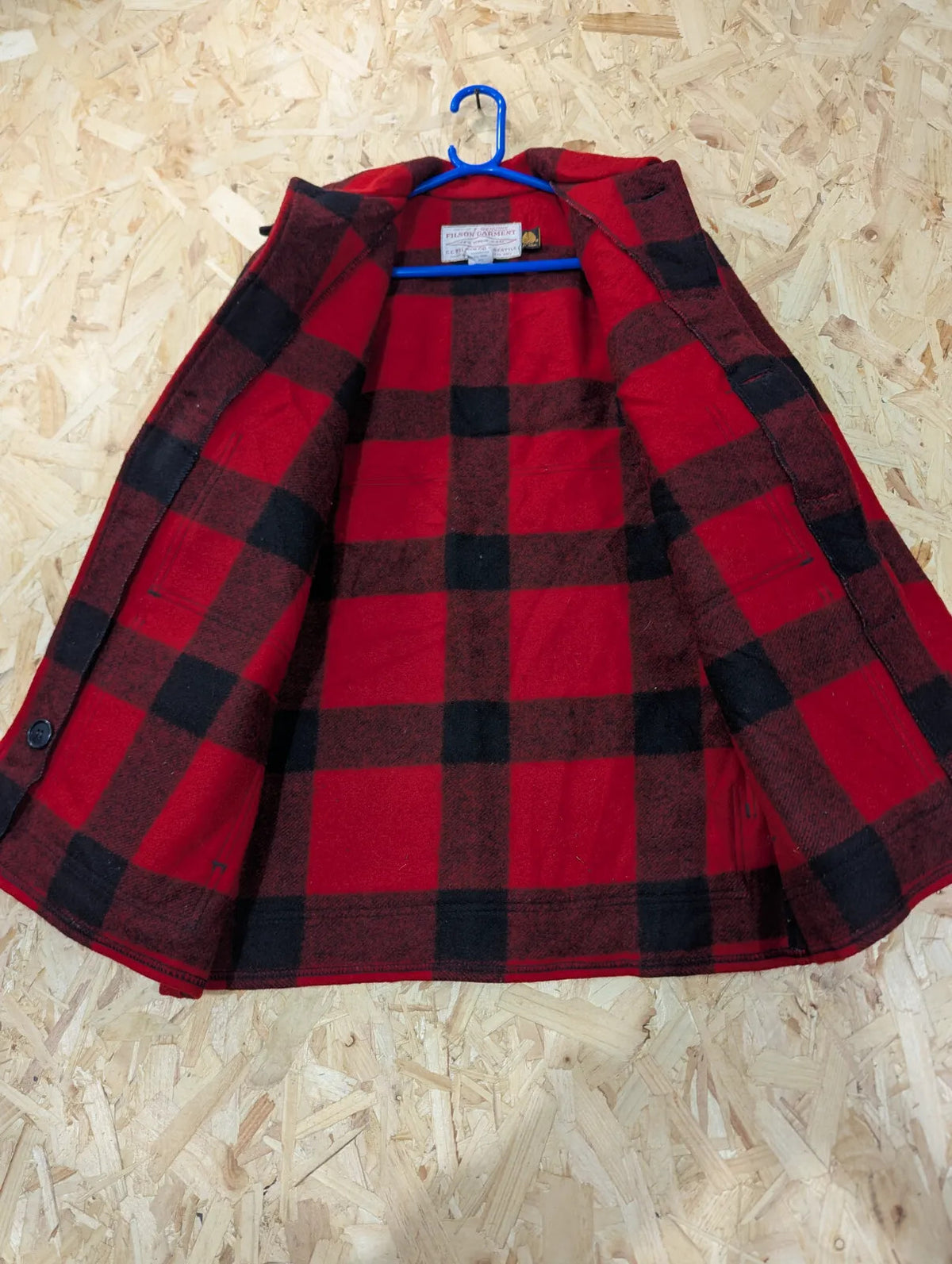 Filson Double Mackinaw Jacket Mens Small 38 Red Black Wool Plaid USA Vintage 80s