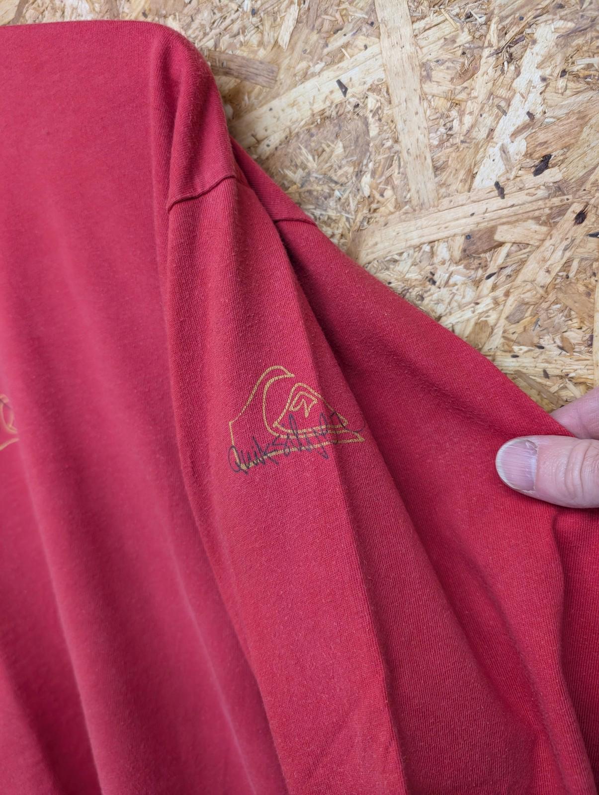 Quiksilver Long Sleeve T-Shirt Large Men Graphic Red Pink 90s Vintage Crew Neck