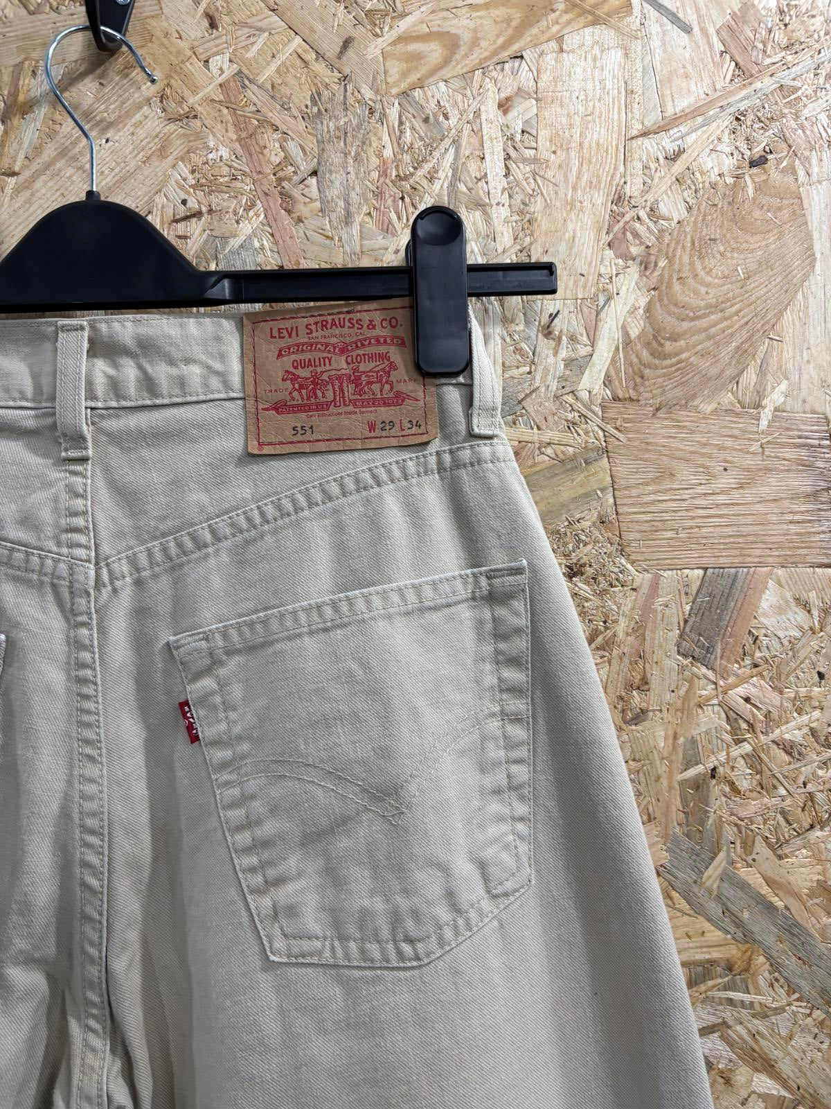 Vintage Levis 551 Beige Jeans W29 L34 Classic Fit Straight Leg 90s Button Fly